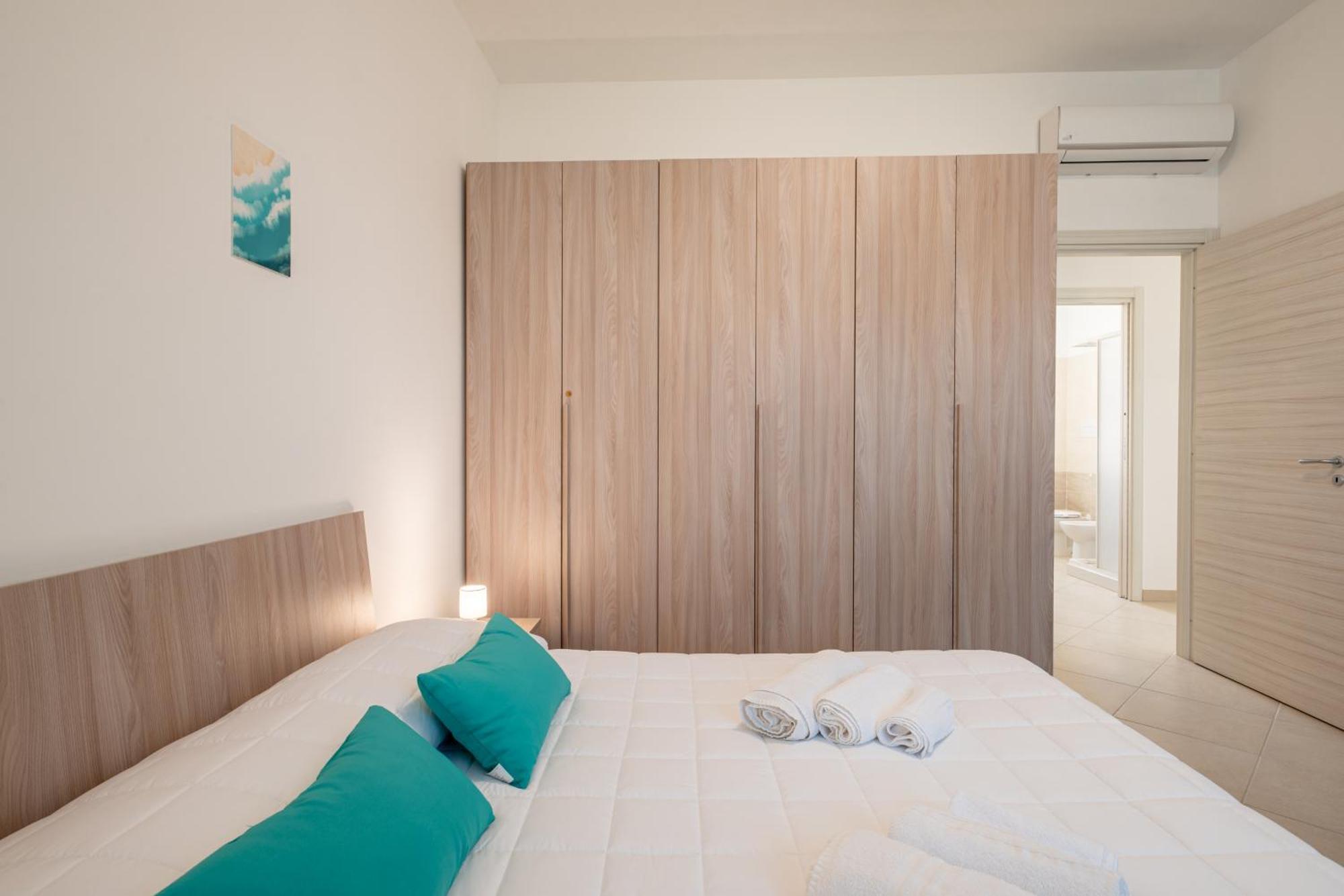 Icaro Residence Apartments With A Beautiful Pool Sant'Agata di Militello Exterior photo