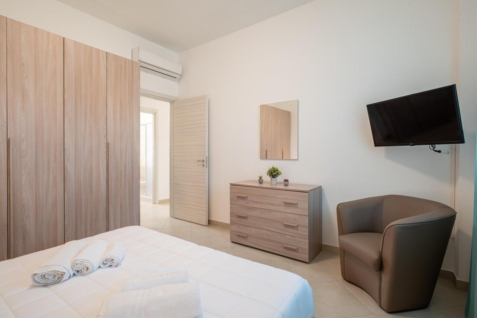 Icaro Residence Apartments With A Beautiful Pool Sant'Agata di Militello Exterior photo