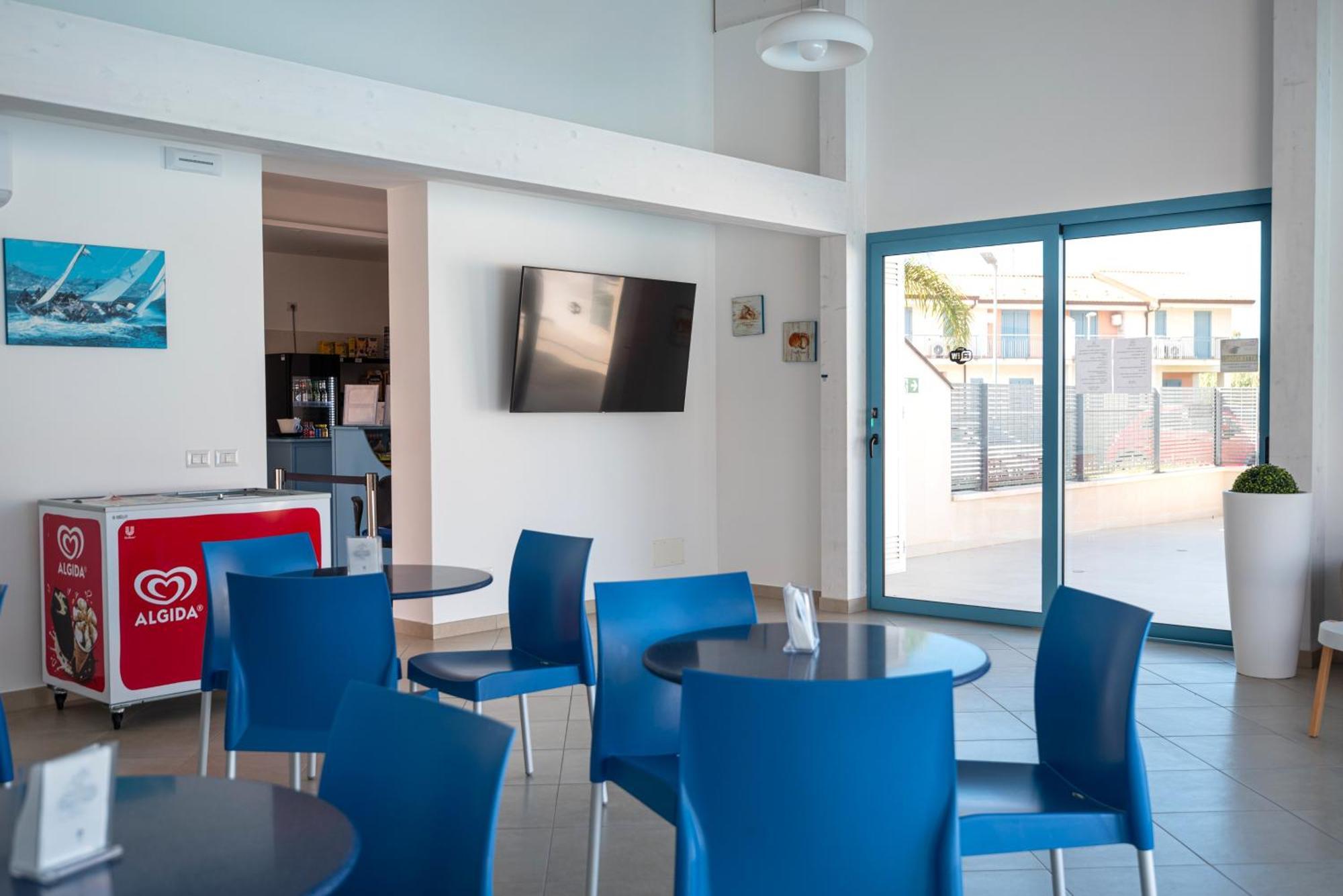 Icaro Residence Apartments With A Beautiful Pool Sant'Agata di Militello Exterior photo