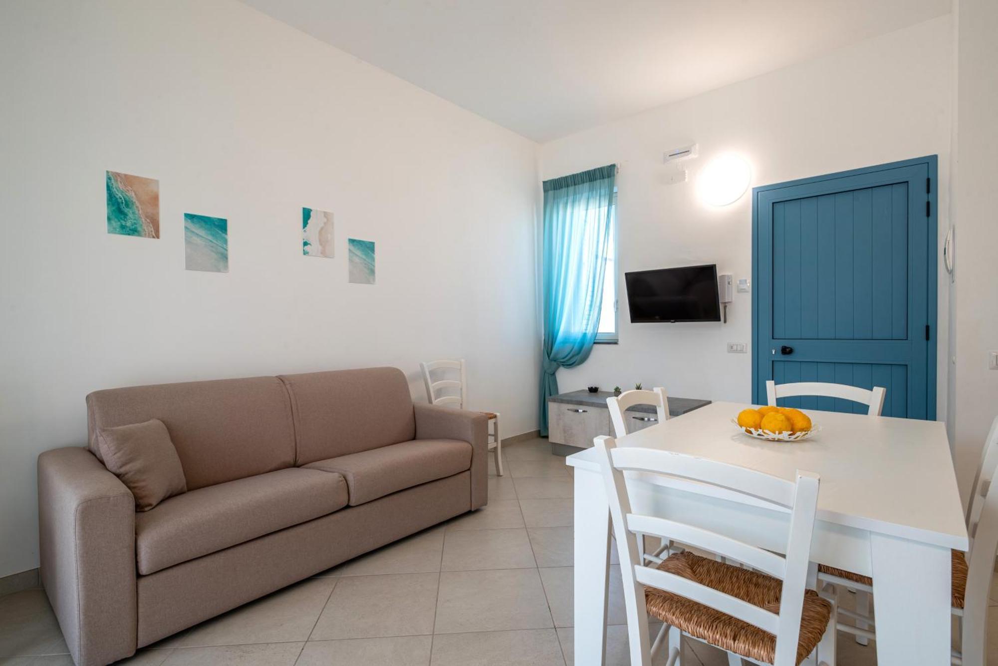 Icaro Residence Apartments With A Beautiful Pool Sant'Agata di Militello Exterior photo