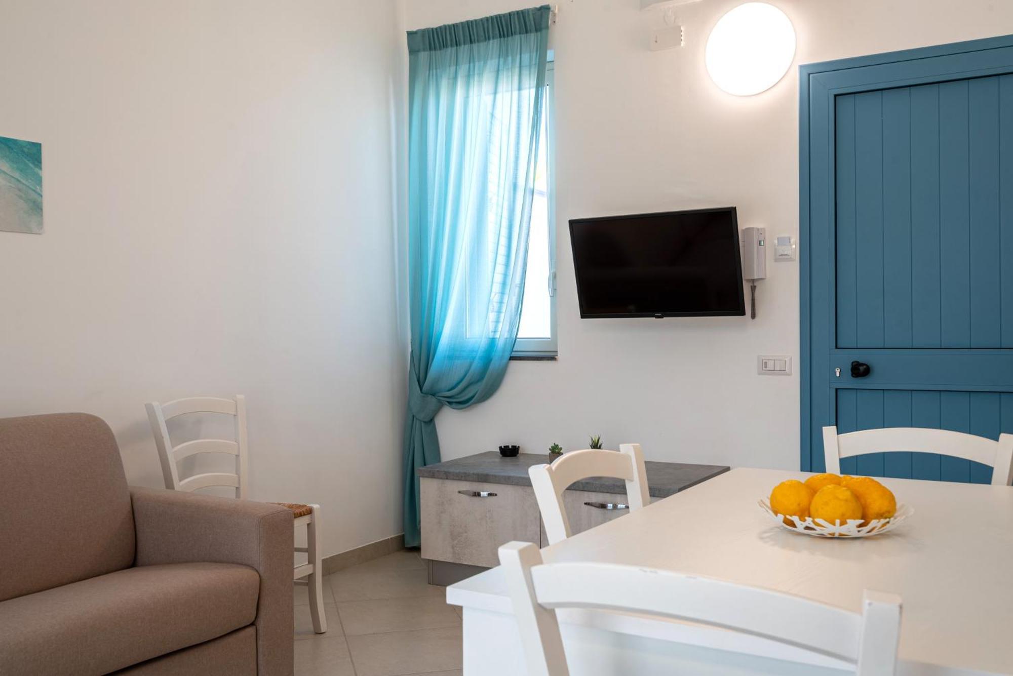 Icaro Residence Apartments With A Beautiful Pool Sant'Agata di Militello Exterior photo